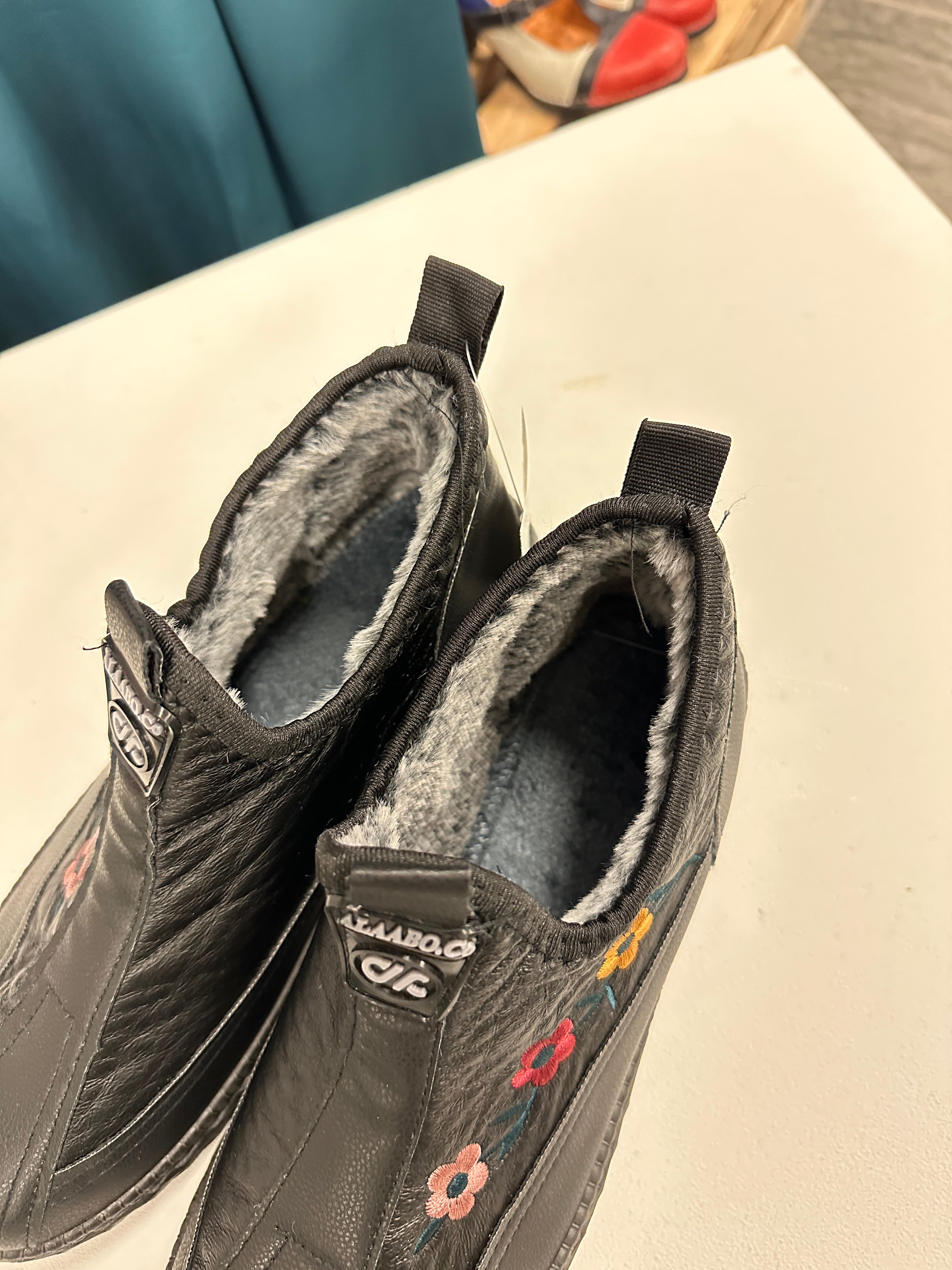 Alaabo.Co Black Shoes/ embroidered